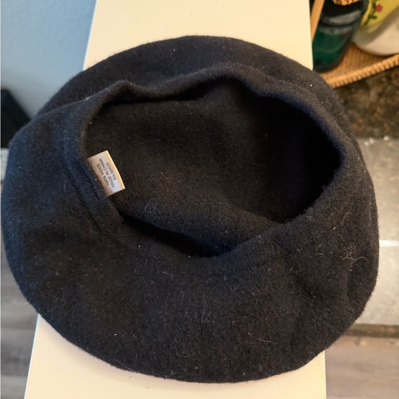 Black Wool Beret Hat - Picture 2 of 3